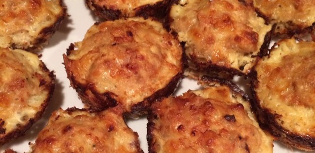 Smoked Mozzarella and tomato chicken muffins, gluten free dinner, ground chicken, new recipe idea, fast and healthy dinner, 21 day fix approved recipe dinner idea