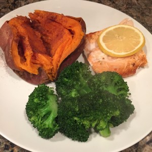 Maegan Blinka, Baked Salmon, Broiled Salmon, Lemon Salmon, Easy Healthy quick salmon, gluten free salmon recipe, fast and healthy salmon recipe, no meat fridays, meatless monday meal ideas, clean salmon recipe 