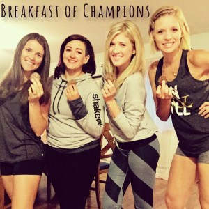 Fitness group photo shoot idea, Fitness inspiration, Maegan Blinka, Megan Blinka, Poconos golf course, Weekend getaway, Girls weekend trip, breakfast of champions