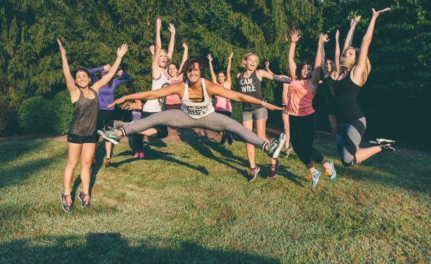 Fitness group photo shoot idea, Fitness inspiration, Maegan Blinka, Megan Blinka, Poconos golf course, Weekend getaway, Girls weekend trip, 