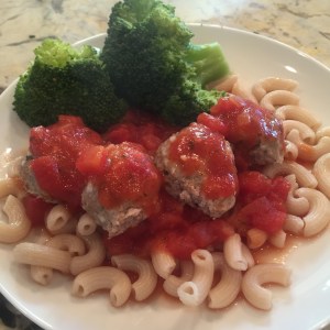 Maegan Blinka, Megan Blinka, Clean Meatballs, Italian Meatballs, 21 day fix Meatballs, Turkey Meatballs, fast and easy weeknight dinners, toddler approved meal ideas, Clean dinner ideas, clean meatball recipe, 21 day fix dinner ideas, gluten free meatballs, gluten free dinner ideas on the 21 day fix