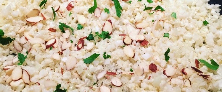 Maegan Blinka, Megan Blinka, Cauliflower Fried Rice, 21 day fix approved side dish, Whole 30 Side dish, Clean Eating, Family favorite recipes, Kid approved side dish