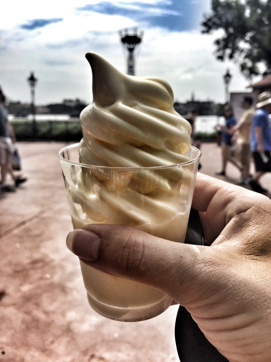 Maegan Blinka, Megan Blinka, What is Team beachbody Coaching, 2017 team retreat, what to do in Orlando, Favorite things of Disney's Epcot park, Where to find the frozen Dole Whip, Empowering women, Work from home job opportunity, Stay at home mom job opportunity, how to build an empire, girlbosses welcome, blue champagne, Frozen Dole Whip at Epcot