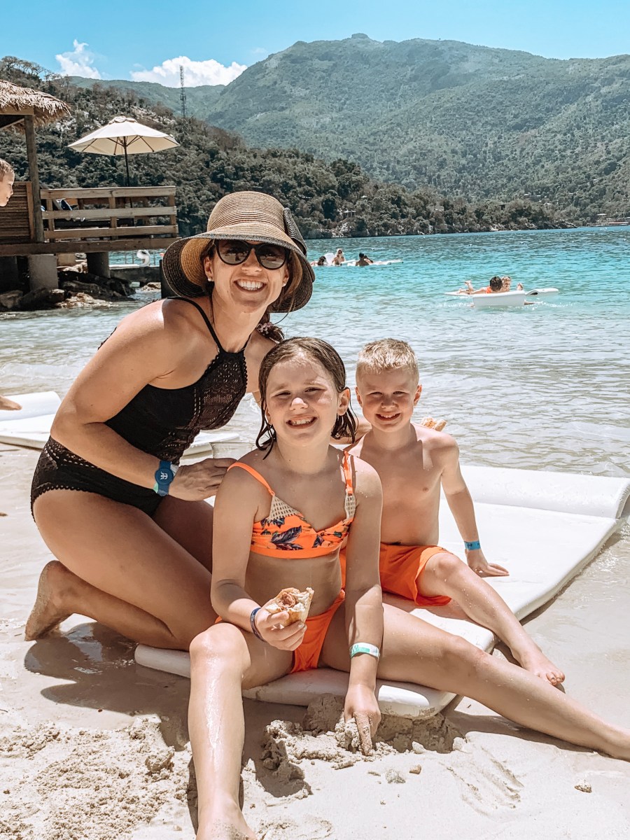 Maegan Blinka, Megan Blinka, Beachbody Coaches, Perks of a Beachbody Coach, Top Beachbody Coach, How to earn free trips as a Beachbody Coach, What is the Success Club trip, How do you earn the Success Club trip, Vacation in Haiti, Vacation in Bahamas, Girls Group picture ideas, Fitness group picture inspiration, Ideas for fun fitness pictures, Royal Caribbean cruise ship, Harmony of the Seas, Morning Meltdown 100, What is Morning Meltdown 100, Morning Meltdown 100 testgroup