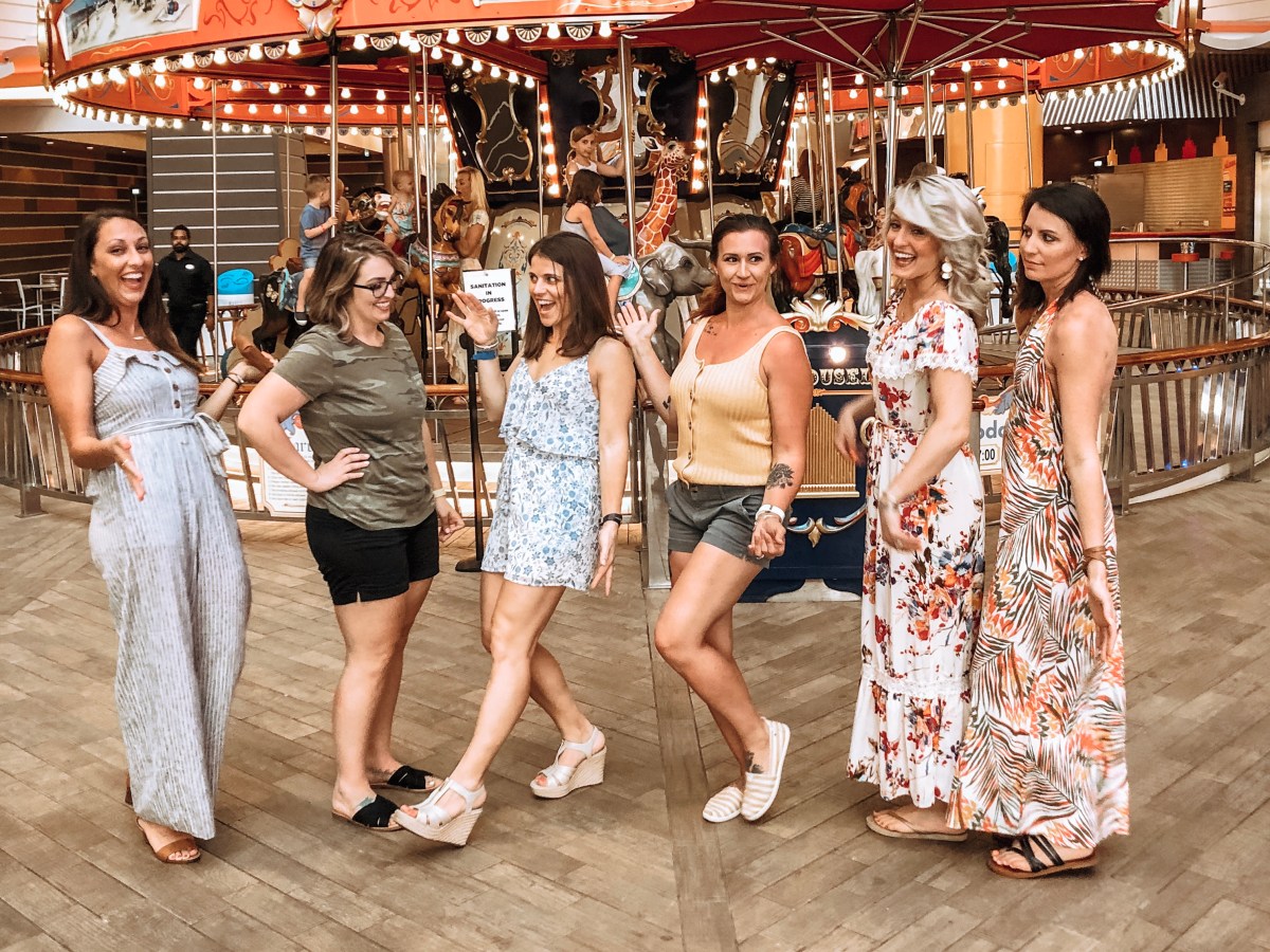 Maegan Blinka, Megan Blinka, Beachbody Coaches, Perks of a Beachbody Coach, Top Beachbody Coach, How to earn free trips as a Beachbody Coach, What is the Success Club trip, How do you earn the Success Club trip, Vacation in Haiti, Vacation in Bahamas, Girls Group picture ideas, Fitness group picture inspiration, Ideas for fun fitness pictures, Royal Caribbean cruise ship, Harmony of the Seas, Morning Meltdown 100, What is Morning Meltdown 100, Morning Meltdown 100 testgroup